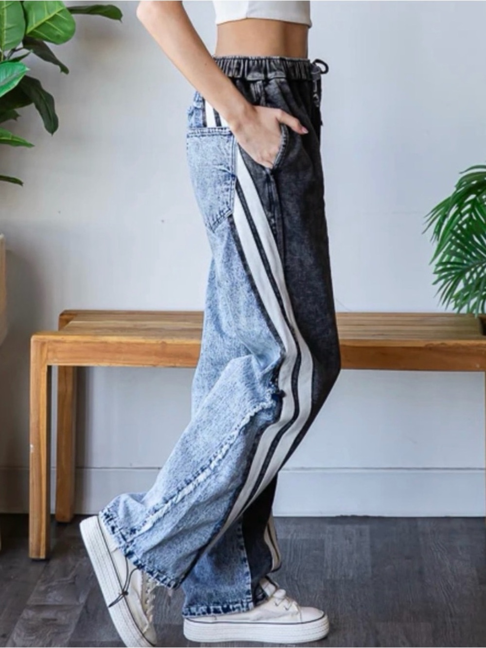 Oli & Hali Women’s Black Acid-Wash Stripe Jogger Jeans Size S - Picture 4 of 10
